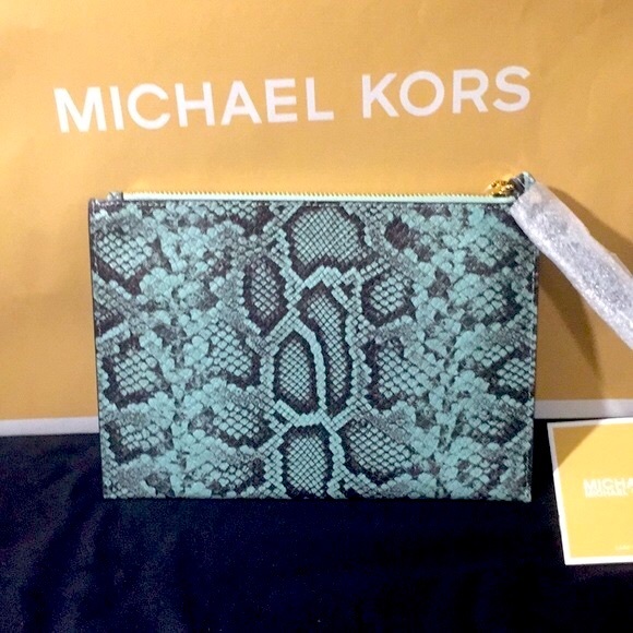 MICHAEL KORS EMBOSSED LEATHER CLUTCH WRISTLET(NWT) - Picture 4 of 11